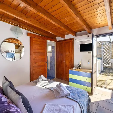 Semesterbostad Urban Loft Boutique Con Terrazza *