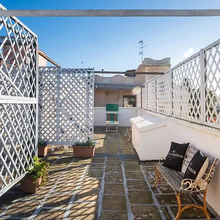 Urban Loft Boutique Con Terrazza * Порто-Чезарео